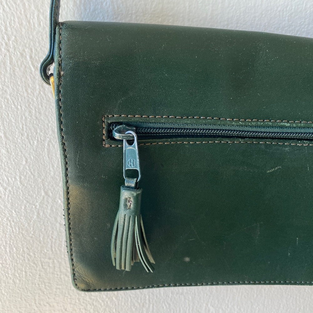 BASS Vintage Green Leather Crossbody - Picture 7 of 11